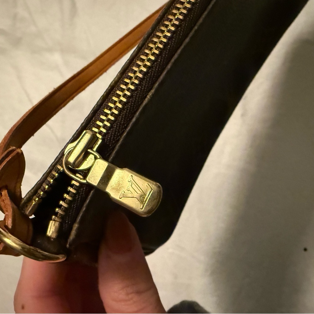 Louis Vuitton Monogram Pochette Accessoires – Authentic, Made in France - Picture 10 of 11